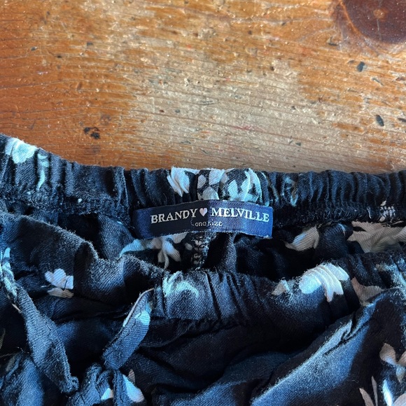 Brandy Melville Shorts - Picture 2 of 3